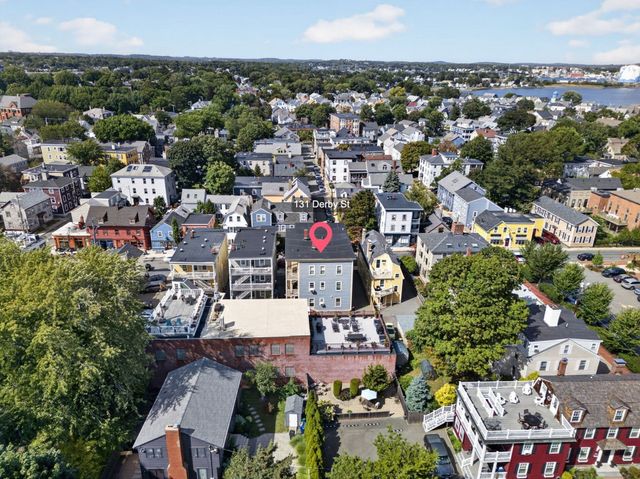 131 Derby St 1R, Salem, MA 01970