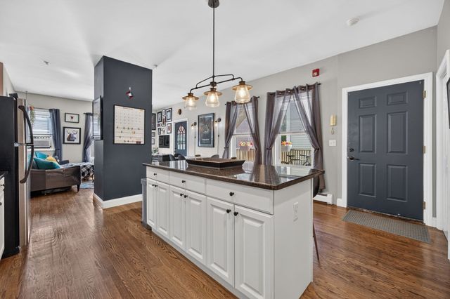 131 Derby St 1R, Salem, MA 01970