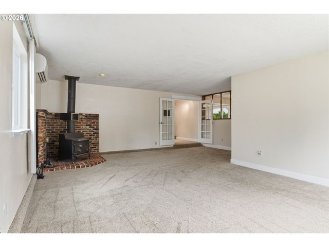 17840 WOLF Dr, Sandy, OR 97055