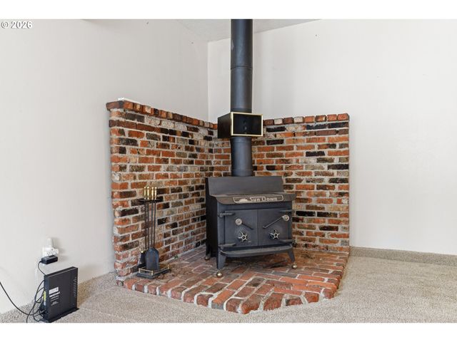 17840 WOLF Dr, Sandy, OR 97055