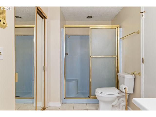 17840 WOLF Dr, Sandy, OR 97055