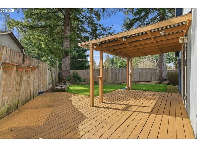 17840 WOLF Dr, Sandy, OR 97055