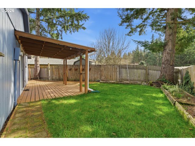 17840 WOLF Dr, Sandy, OR 97055