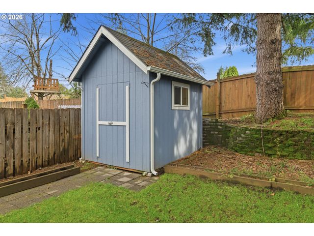 17840 WOLF Dr, Sandy, OR 97055