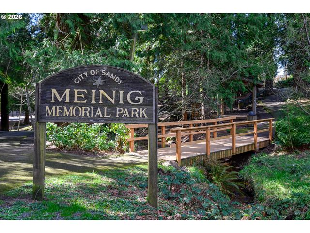 17840 WOLF Dr, Sandy, OR 97055