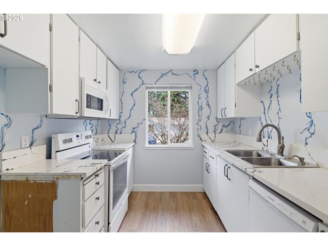 17840 WOLF Dr, Sandy, OR 97055