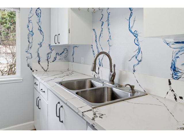 17840 WOLF Dr, Sandy, OR 97055