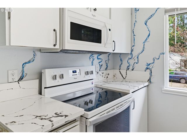 17840 WOLF Dr, Sandy, OR 97055