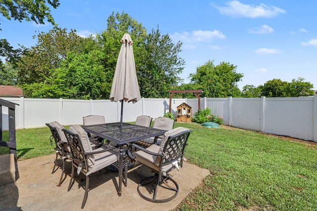 431 Princeton Dr, Lebanon, TN 37087