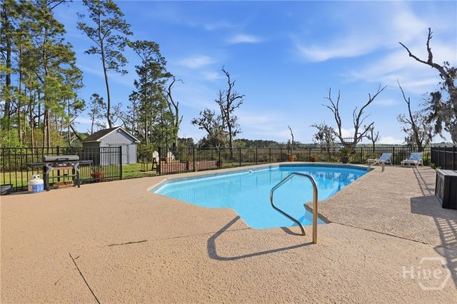 115 Pinetree Road, Midway, GA 31320