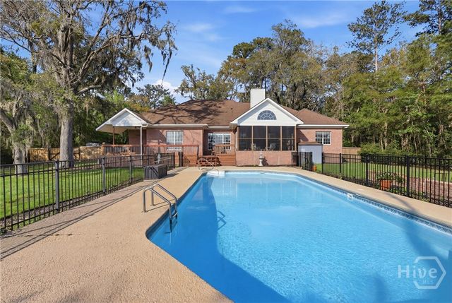 115 Pinetree Road, Midway, GA 31320