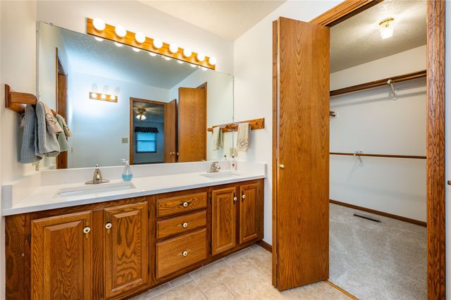 3505 SW Timbergreen Road, Ankeny, IA 50023