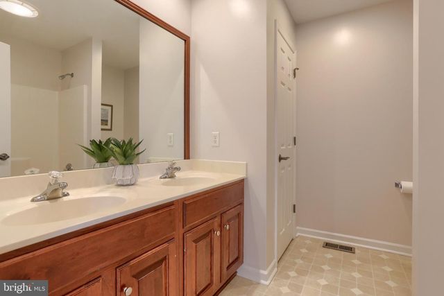 401 NORTHSTAR DR, Harrisburg, PA 17112