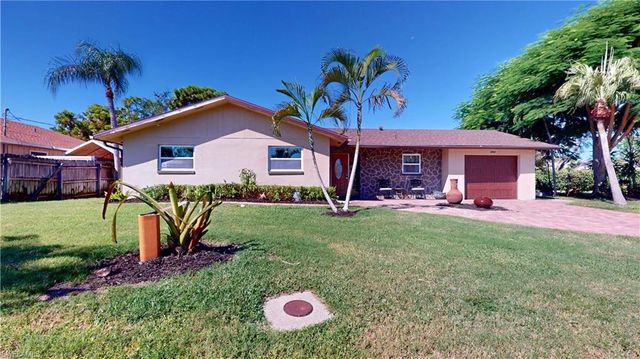 27514 Playa Del Rey LN, Bonita Springs, FL 34135