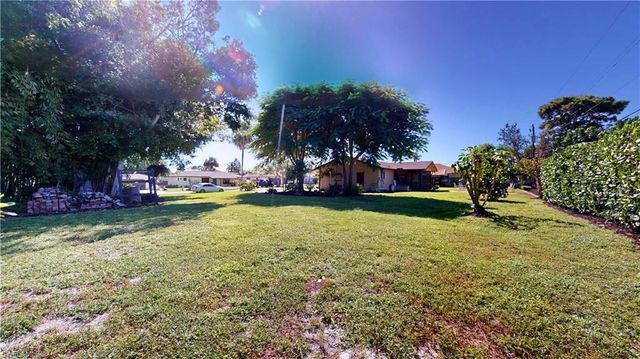 27514 Playa Del Rey LN, Bonita Springs, FL 34135