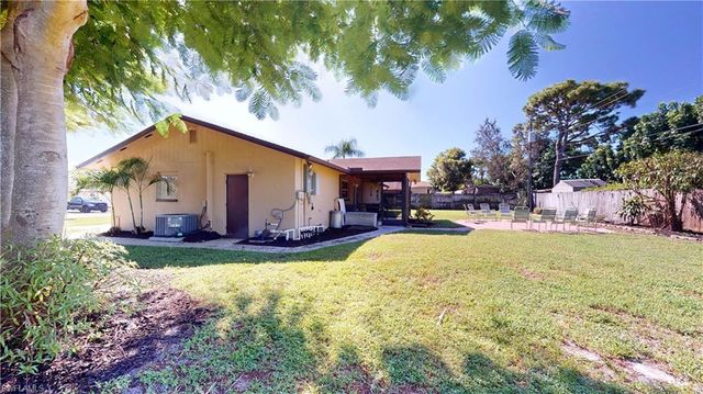 27514 Playa Del Rey LN, Bonita Springs, FL 34135