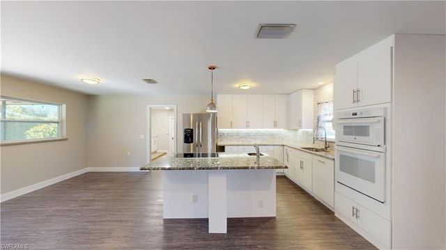 27514 Playa Del Rey LN, Bonita Springs, FL 34135