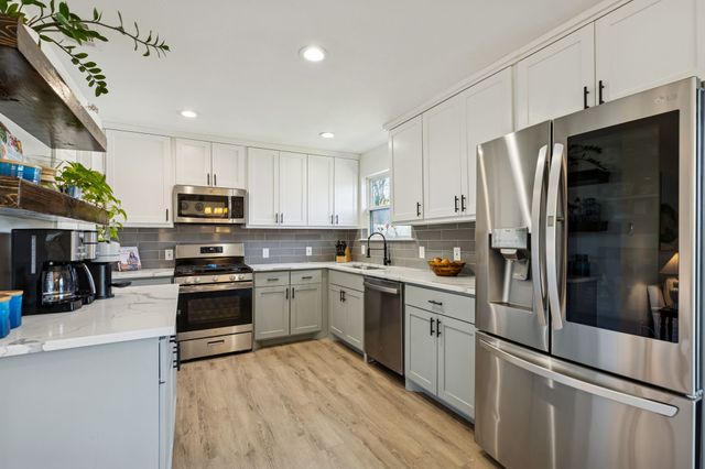 3010 Joanna Drive, Farmers Branch, TX 75234