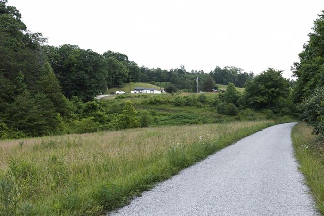 2090 Langnau Road, London, KY 40741