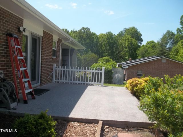 134 Briarwood Drive, Gray, TN 37615