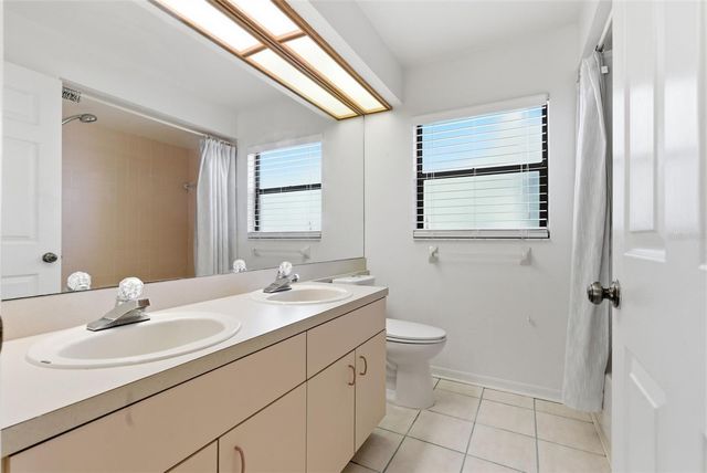 3916 CEDAR CAY CIRCLE, Valrico, FL 33596