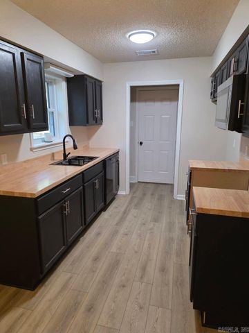 163 Honeysuckle Cir, Hot Springs, AR 71913