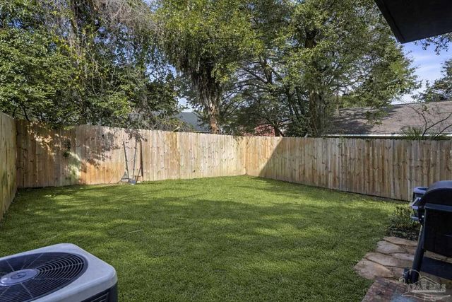 615 N B St, Pensacola, FL 32501