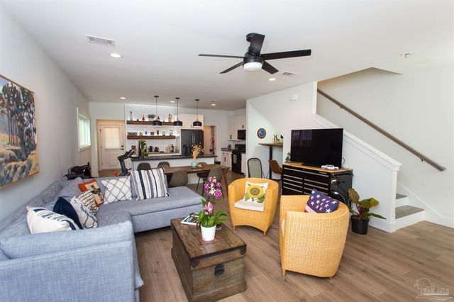 615 N B St, Pensacola, FL 32501