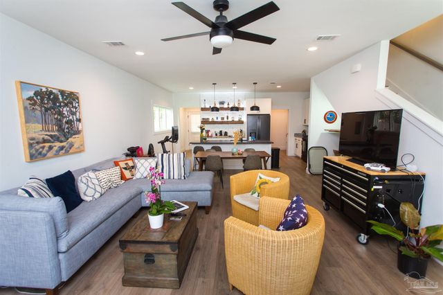 615 N B St, Pensacola, FL 32501