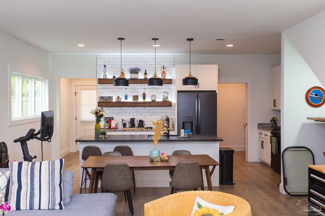 615 N B St, Pensacola, FL 32501