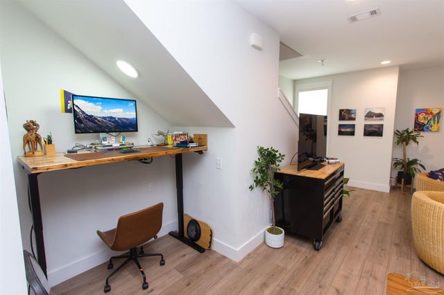 615 N B St, Pensacola, FL 32501