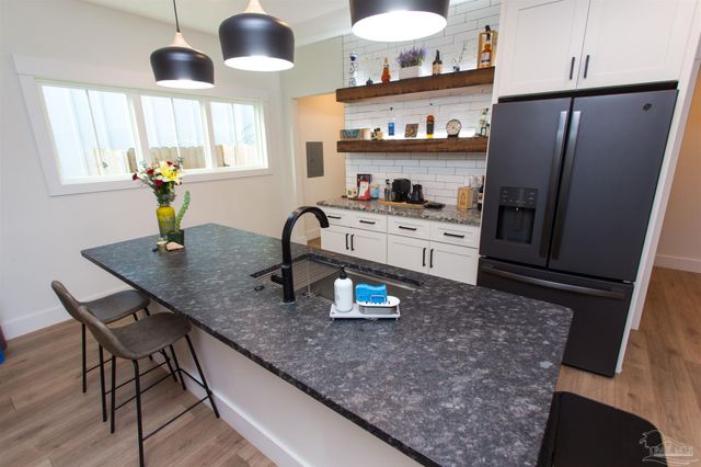 615 N B St, Pensacola, FL 32501