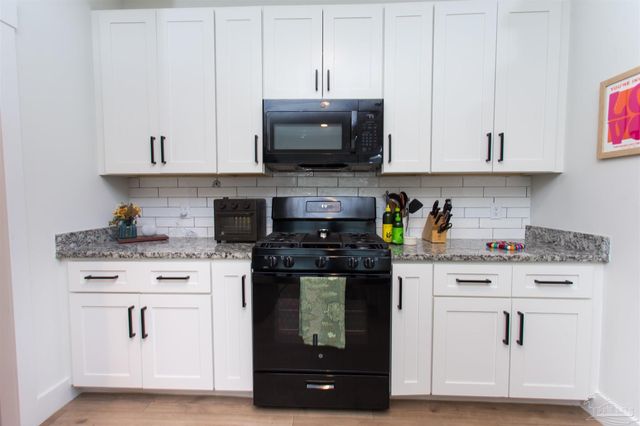 615 N B St, Pensacola, FL 32501