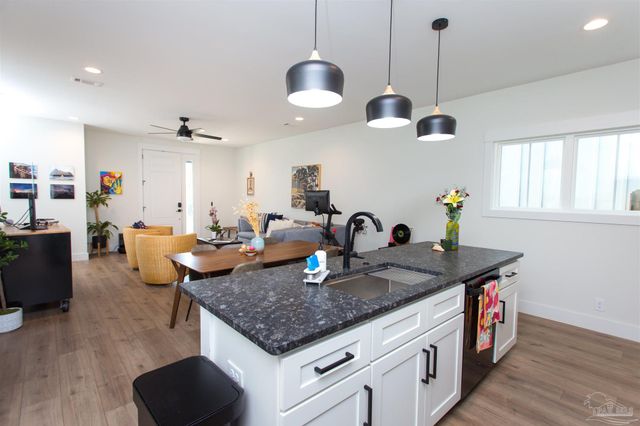 615 N B St, Pensacola, FL 32501