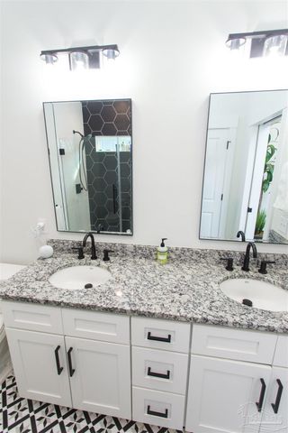 615 N B St, Pensacola, FL 32501