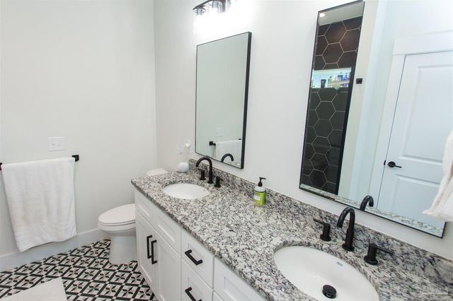 615 N B St, Pensacola, FL 32501