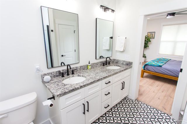 615 N B St, Pensacola, FL 32501