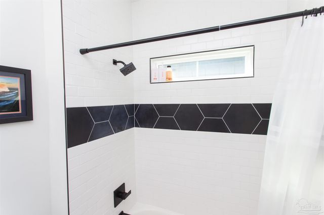 615 N B St, Pensacola, FL 32501