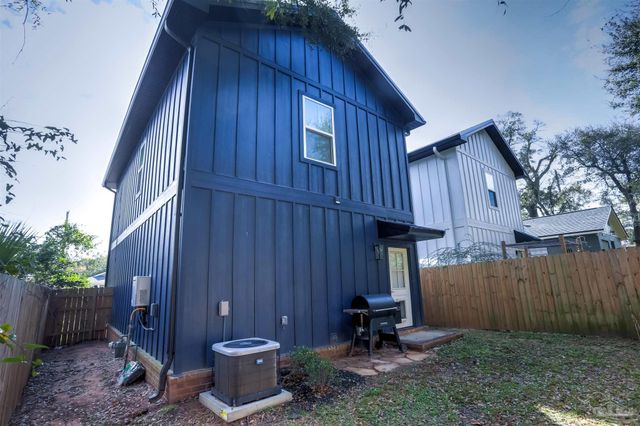 615 N B St, Pensacola, FL 32501