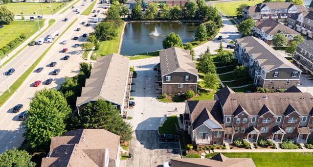 908 Bradford Drive, Naperville, IL 60563