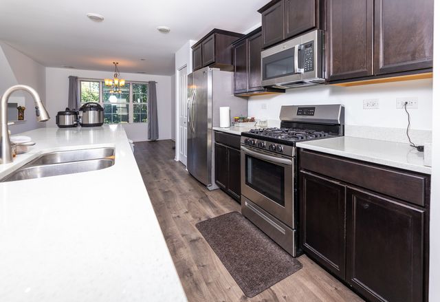 908 Bradford Drive, Naperville, IL 60563