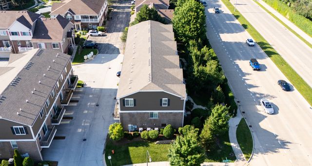 908 Bradford Drive, Naperville, IL 60563