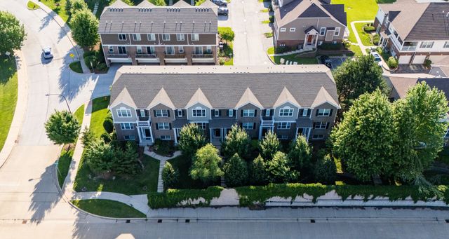 908 Bradford Drive, Naperville, IL 60563