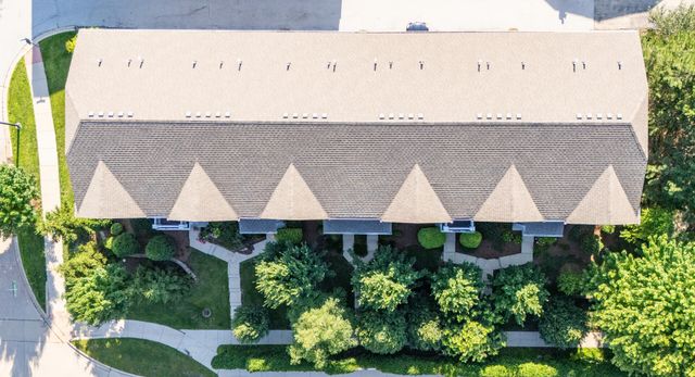 908 Bradford Drive, Naperville, IL 60563