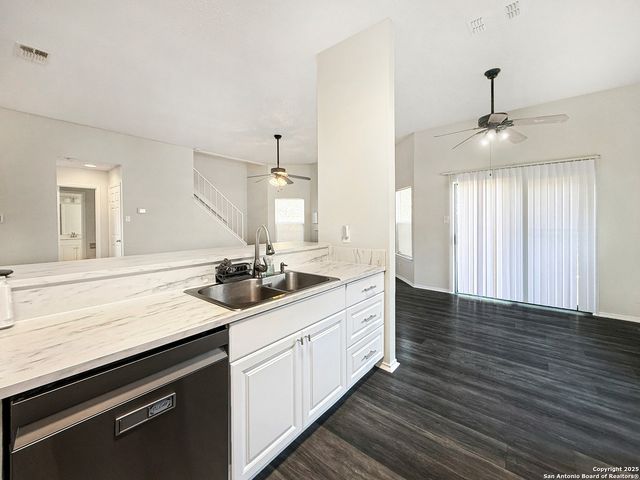 8426 Maple Ridge, San Antonio, TX 78239