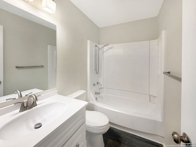 8426 Maple Ridge, San Antonio, TX 78239