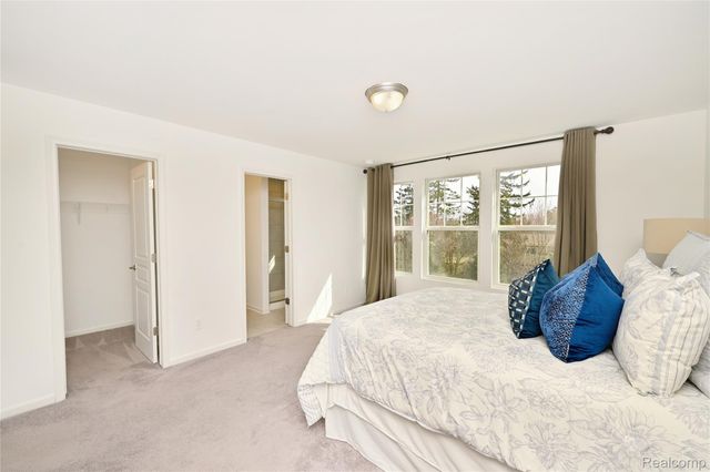 2817 Hartwick Drive, Rochester Hills, MI 48307