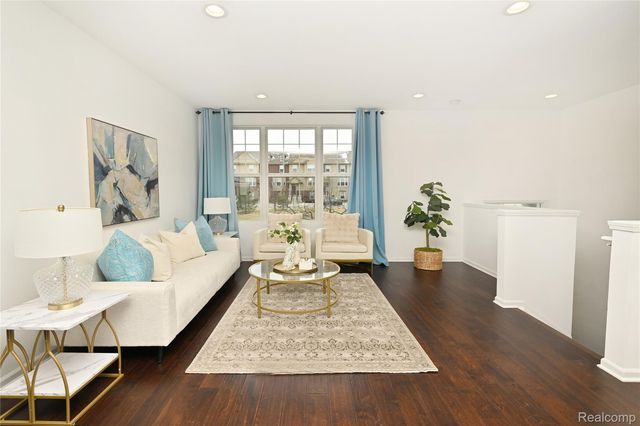 2817 Hartwick Drive, Rochester Hills, MI 48307