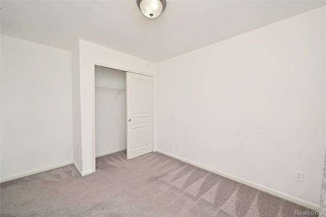 2817 Hartwick Drive, Rochester Hills, MI 48307