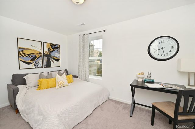 2817 Hartwick Drive, Rochester Hills, MI 48307